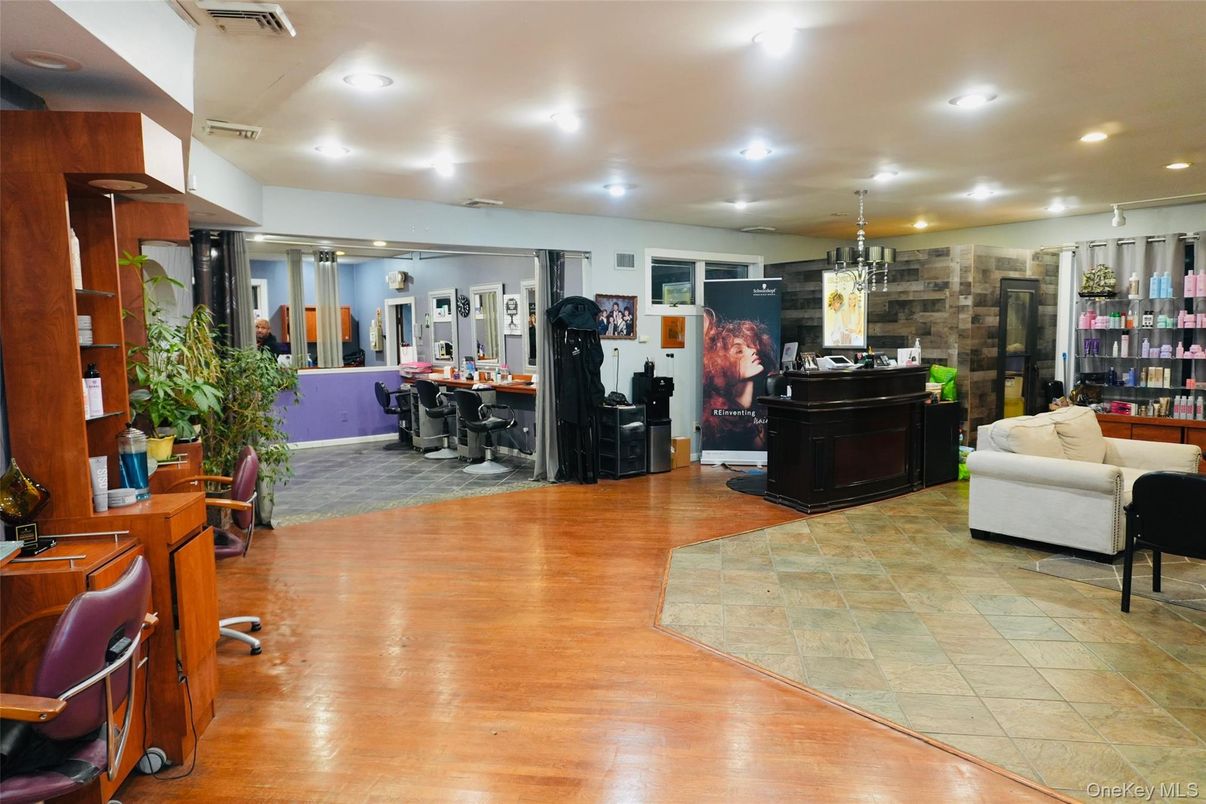 Dining room, Interior, Pendant Lights, Recessed Lighting, Wood Texture Flooring