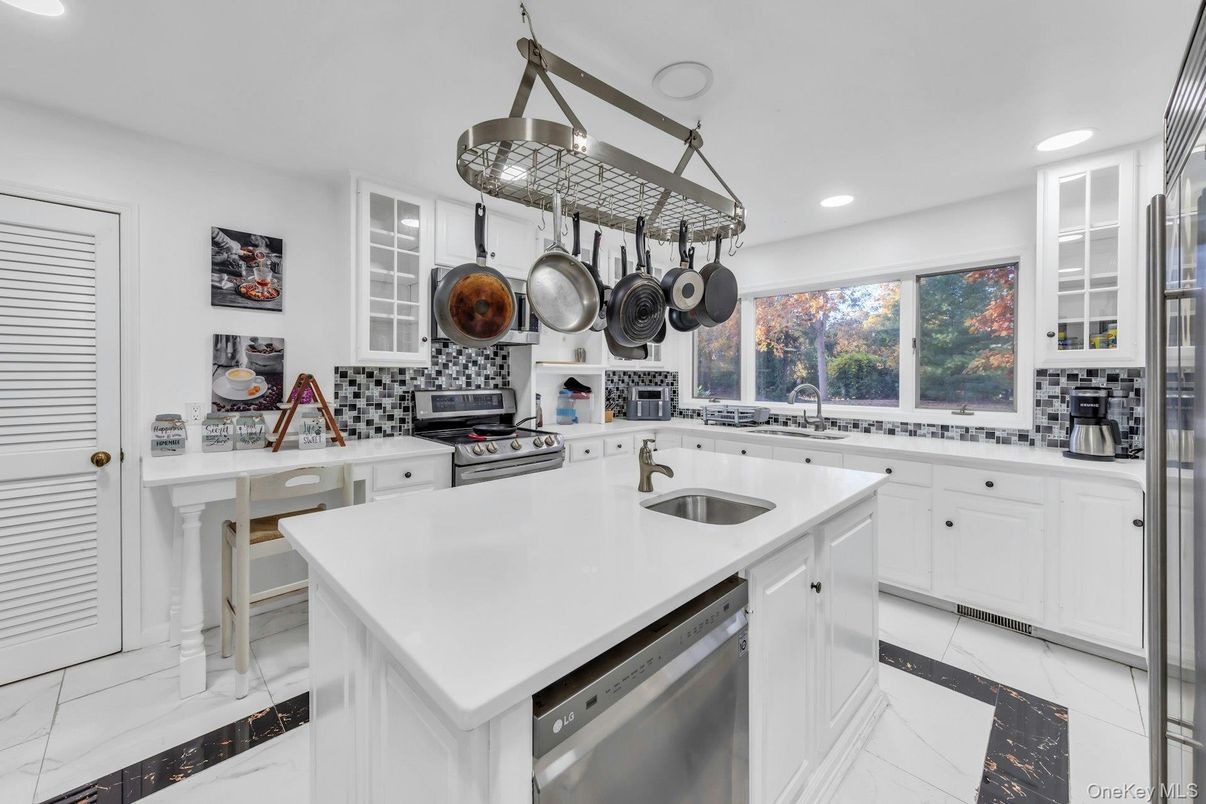 Interior, Kitchen, Marble, Recessed Lighting, Stainless Steel Appliances