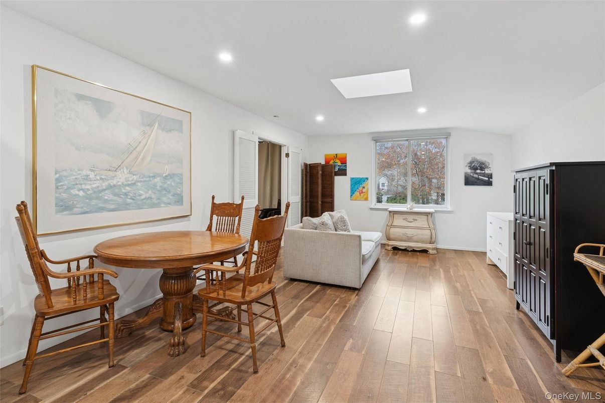 Dining room, Interior, Living room, Recessed Lighting, Wood Texture Flooring