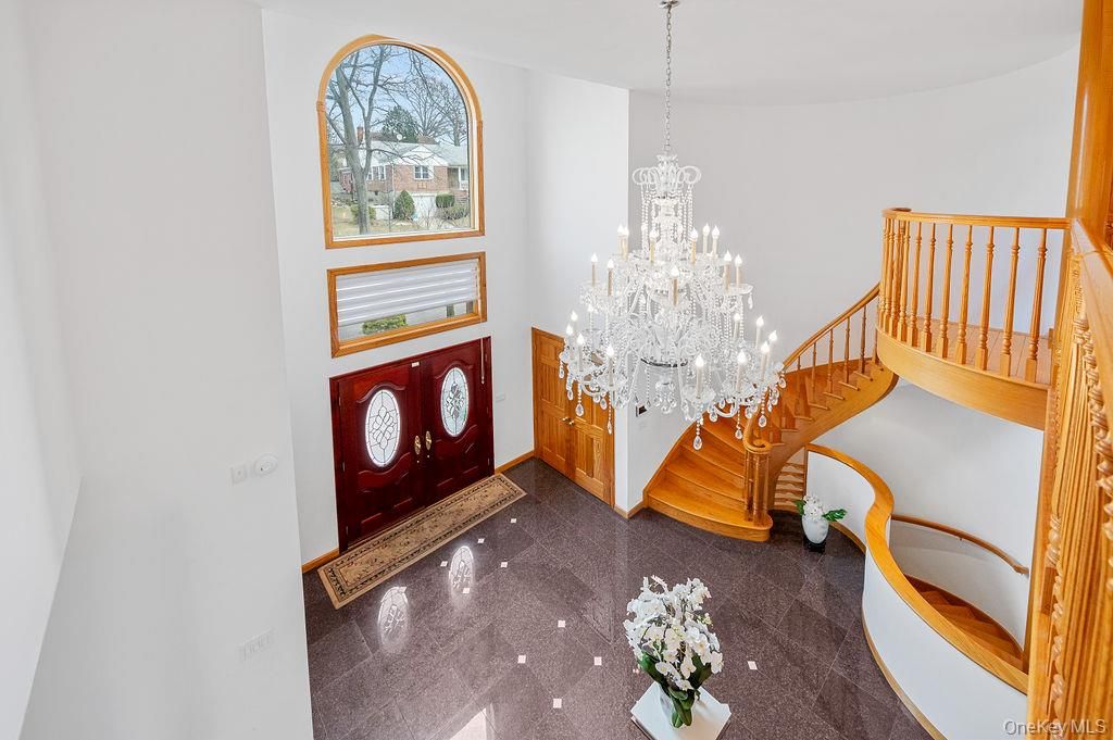 Chandelier, Interior