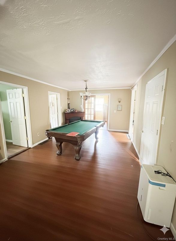 Billiard Table, Game Room, Interior, Wood Texture Flooring
