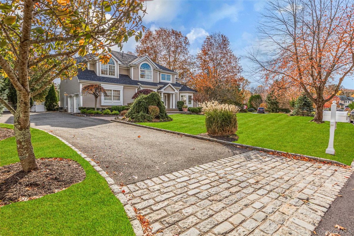 Backyard, Exterior, Facade, Queen Anne Victorian