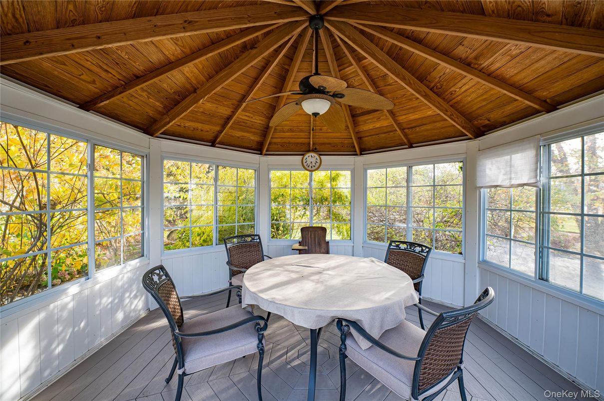 Dining room, Interior, Sun Room, Wooden Beams, Wooden Ceilings, Wood Texture Flooring