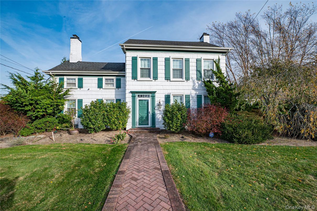 Exterior, Facade, Georgian