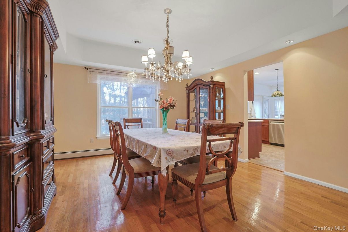 Chandelier, Dining room, Interior, Kitchen, Recessed Lighting, Wood Texture Flooring
