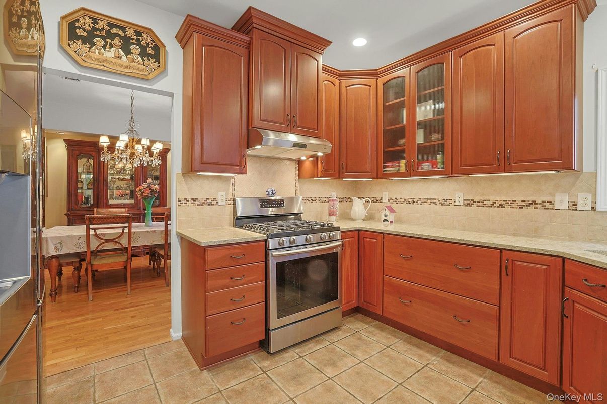 Chandelier, Dining room, Interior, Kitchen, Recessed Lighting, Wood Texture Flooring