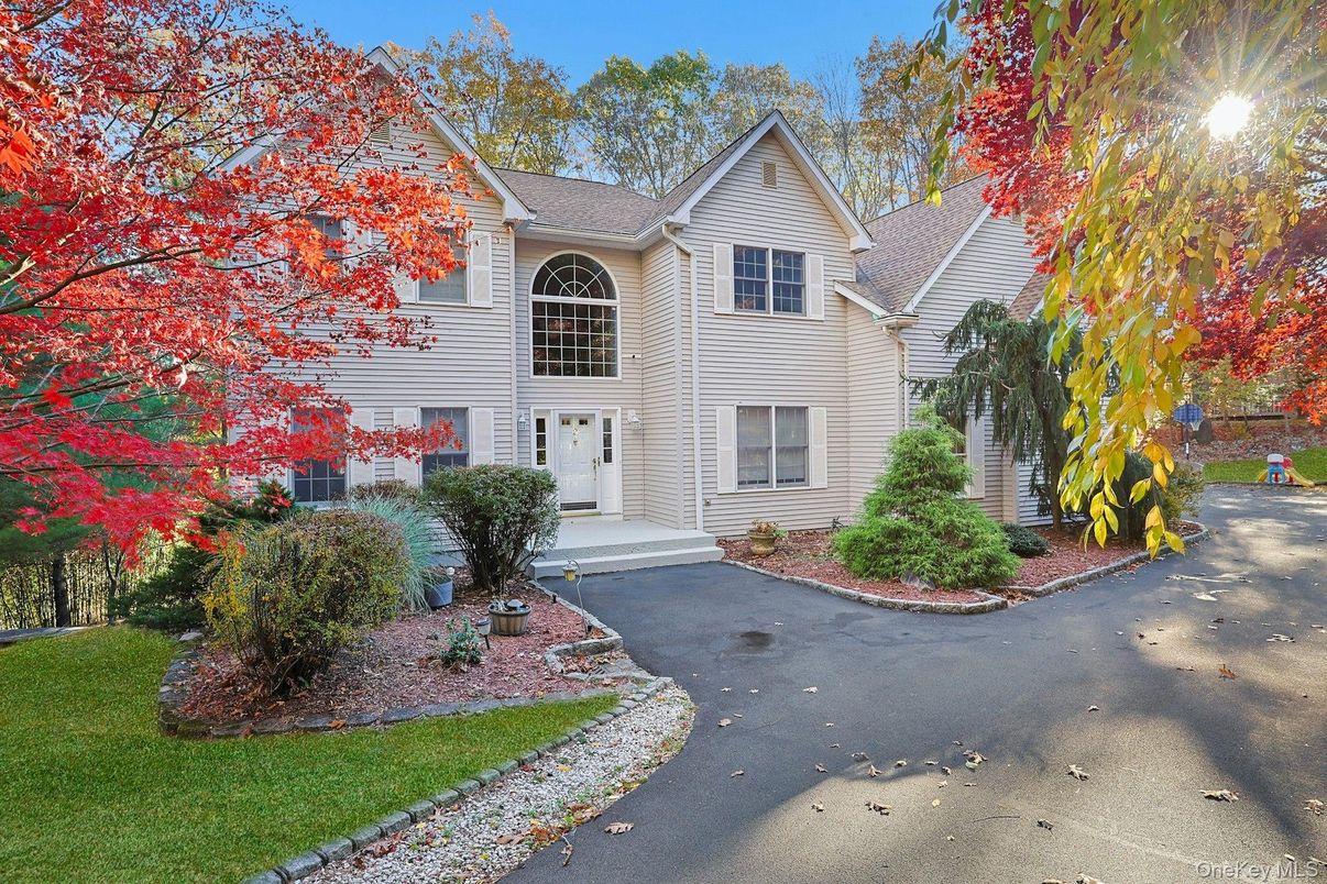 Exterior, Facade, Farmhouse