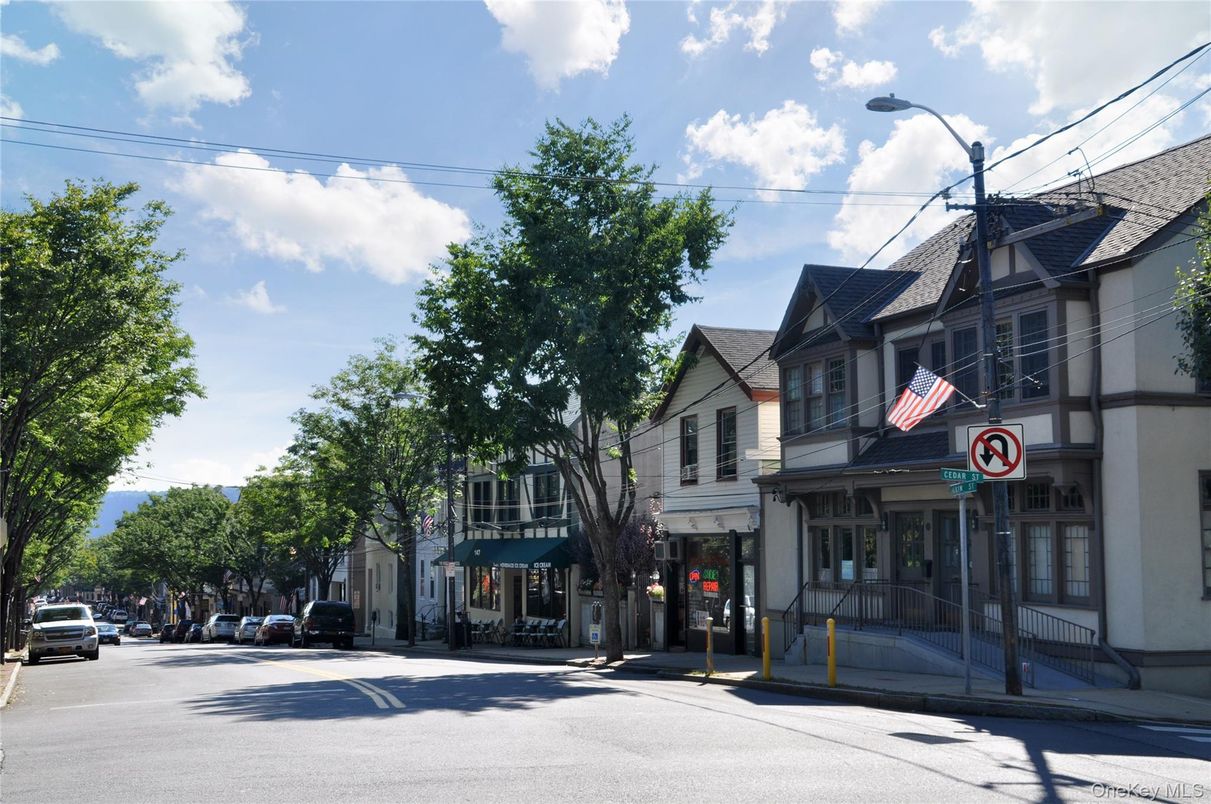 Exterior, Facade, Queen Anne Victorian