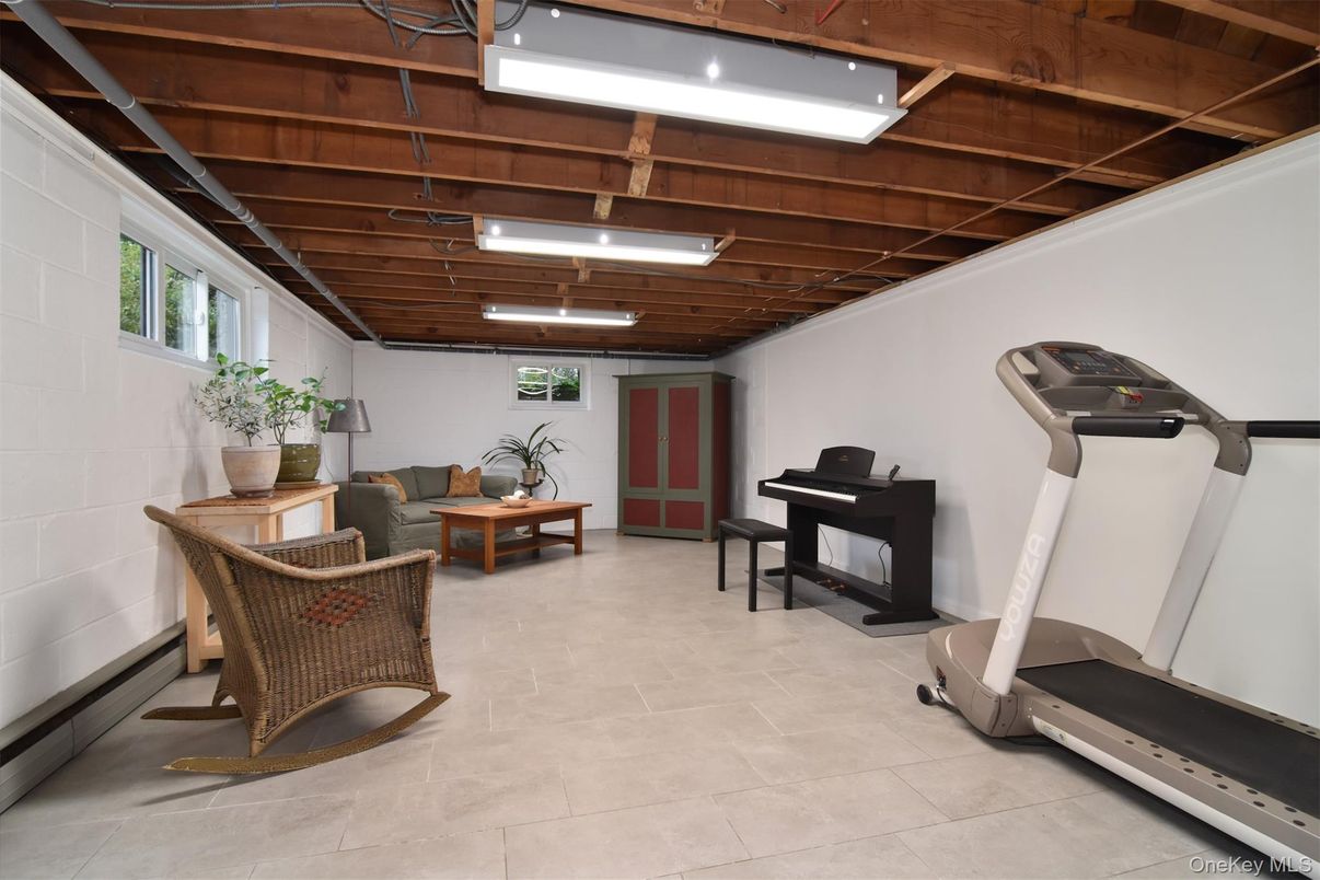 Fitness Equipment, Interior, Wooden Beams