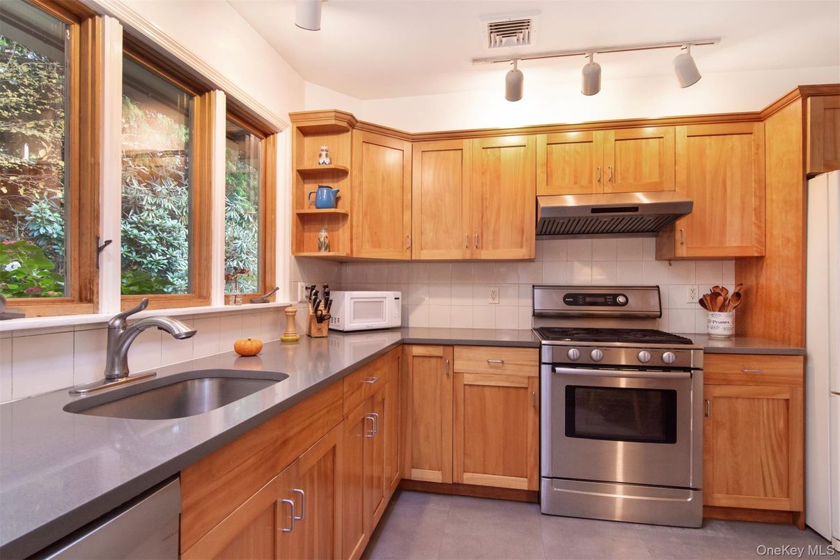 Interior, Kitchen, Stainless Steel Appliances