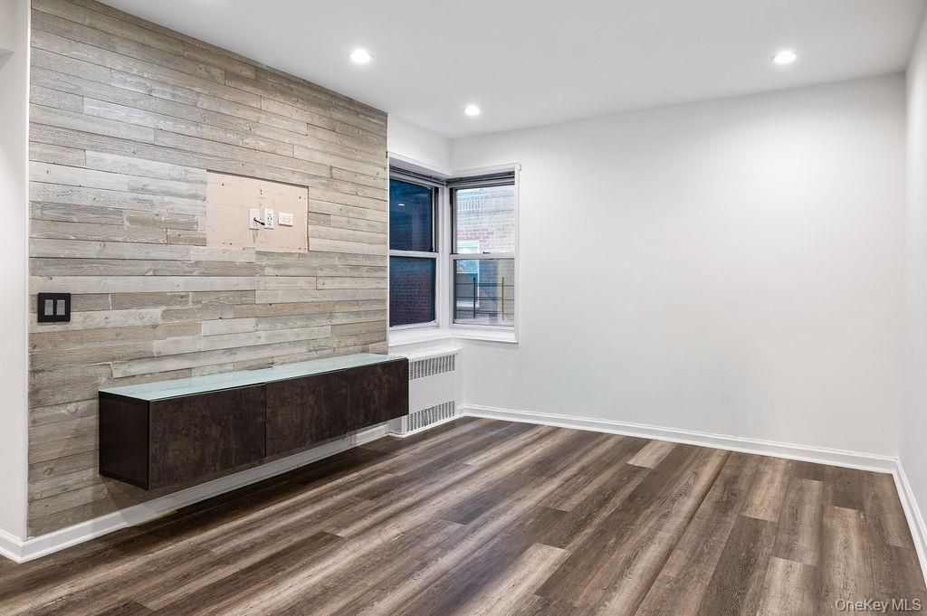 Empty room, Interior, Recessed Lighting, Wood Texture Flooring, Wooden Walls