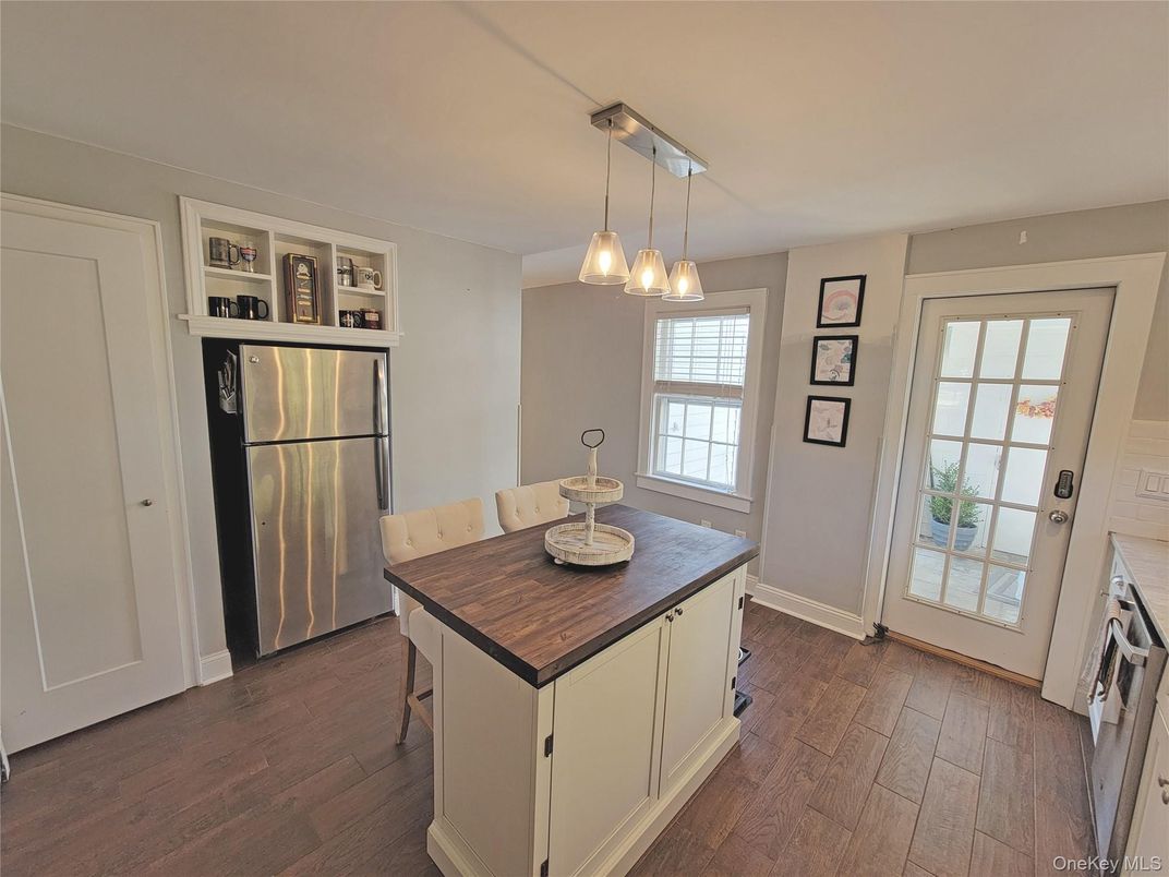 Interior, Kitchen, Pendant Lights, Stainless Steel Appliances, Wood Texture Flooring