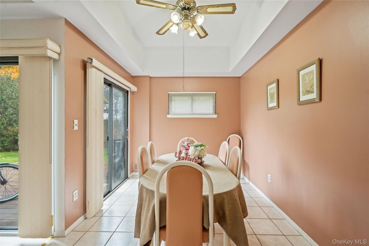 Dining room, Interior, Pendant Lights