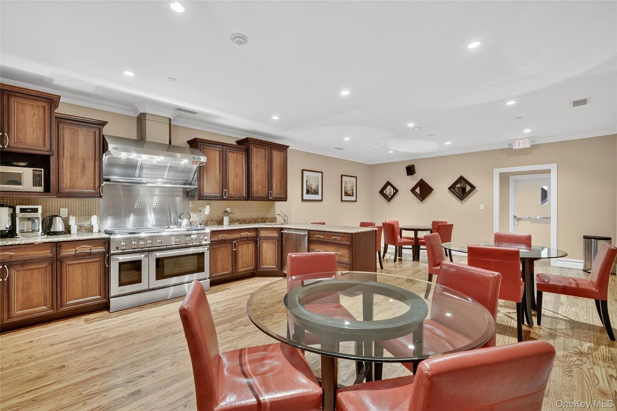 Dining room, Interior, Kitchen, Recessed Lighting, Stainless Steel Appliances, Wood Texture Flooring
