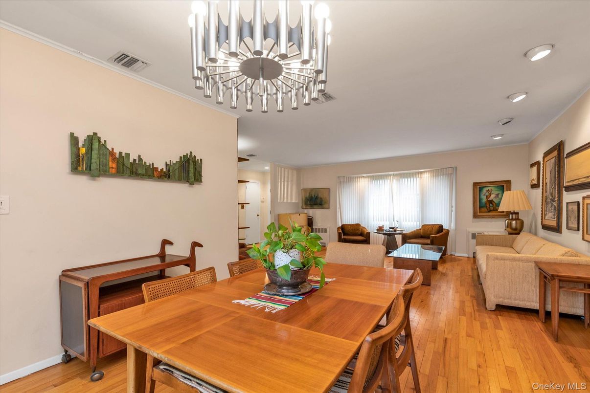 Chandelier, Dining room, Interior, Living room, Recessed Lighting, Wood Texture Flooring