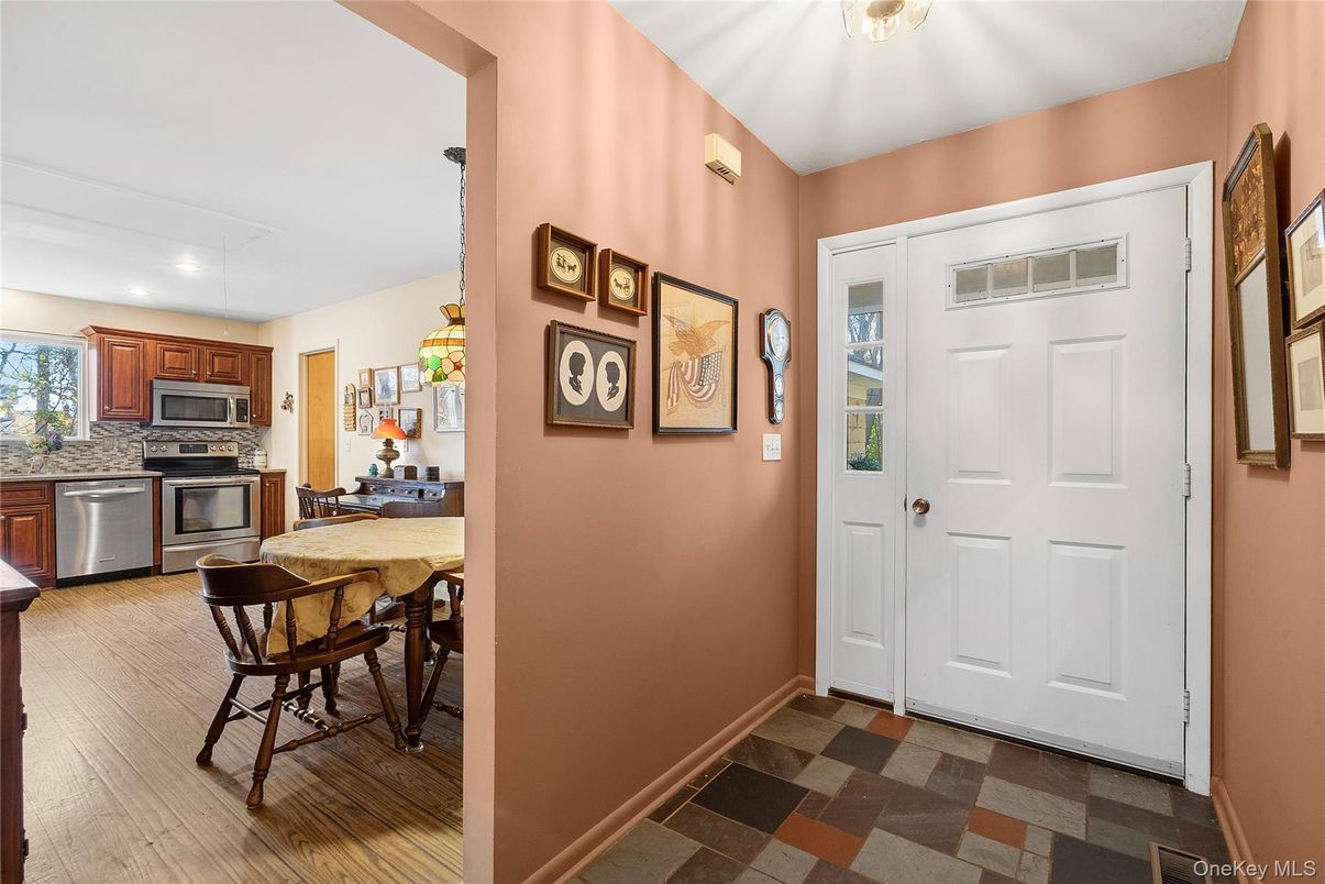 Dining room, Interior, Kitchen, Recessed Lighting, Stainless Steel Appliances, Wood Texture Flooring