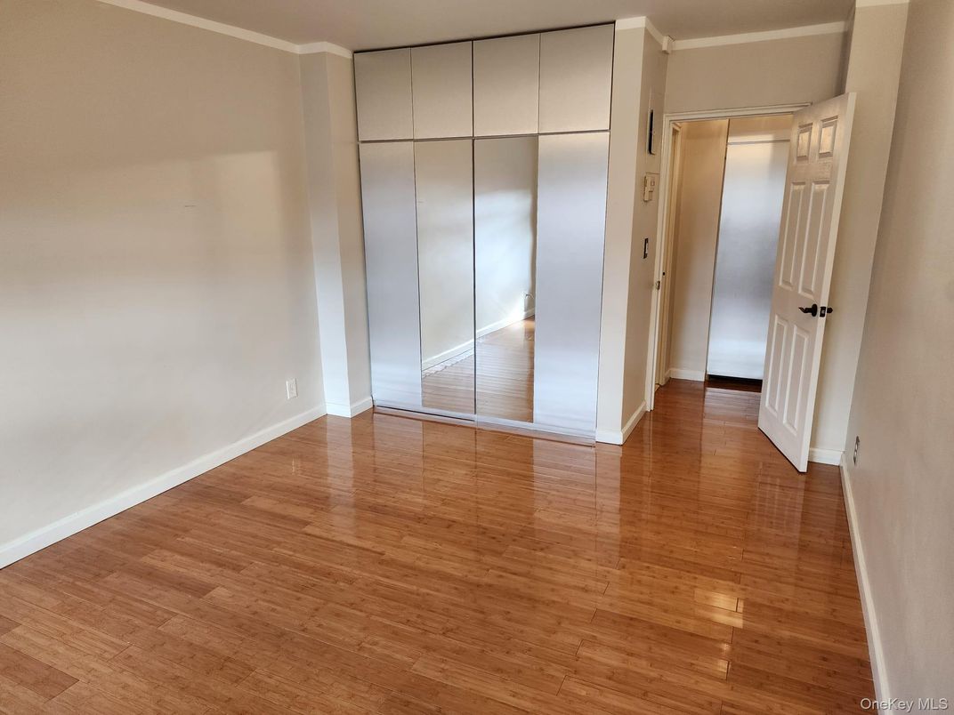 Elevator, Empty room, Interior, Wood Texture Flooring