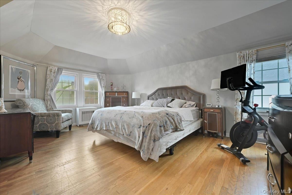 Bedroom, Fitness Equipment, Interior, Wood Texture Flooring