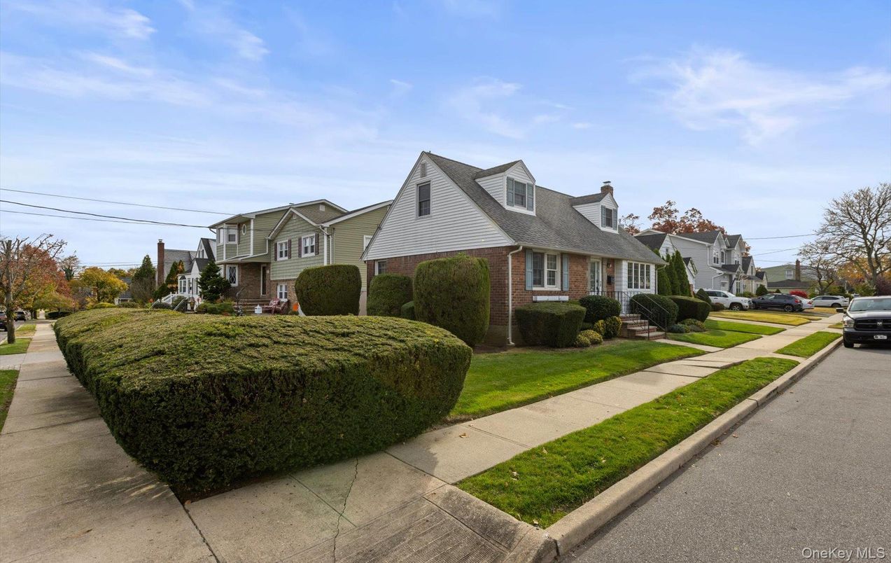 Exterior, Facade, Brick Facade, Queen Anne Victorian
