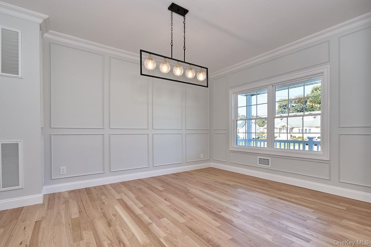 Empty room, Interior, Pendant Lights, Wood Texture Flooring