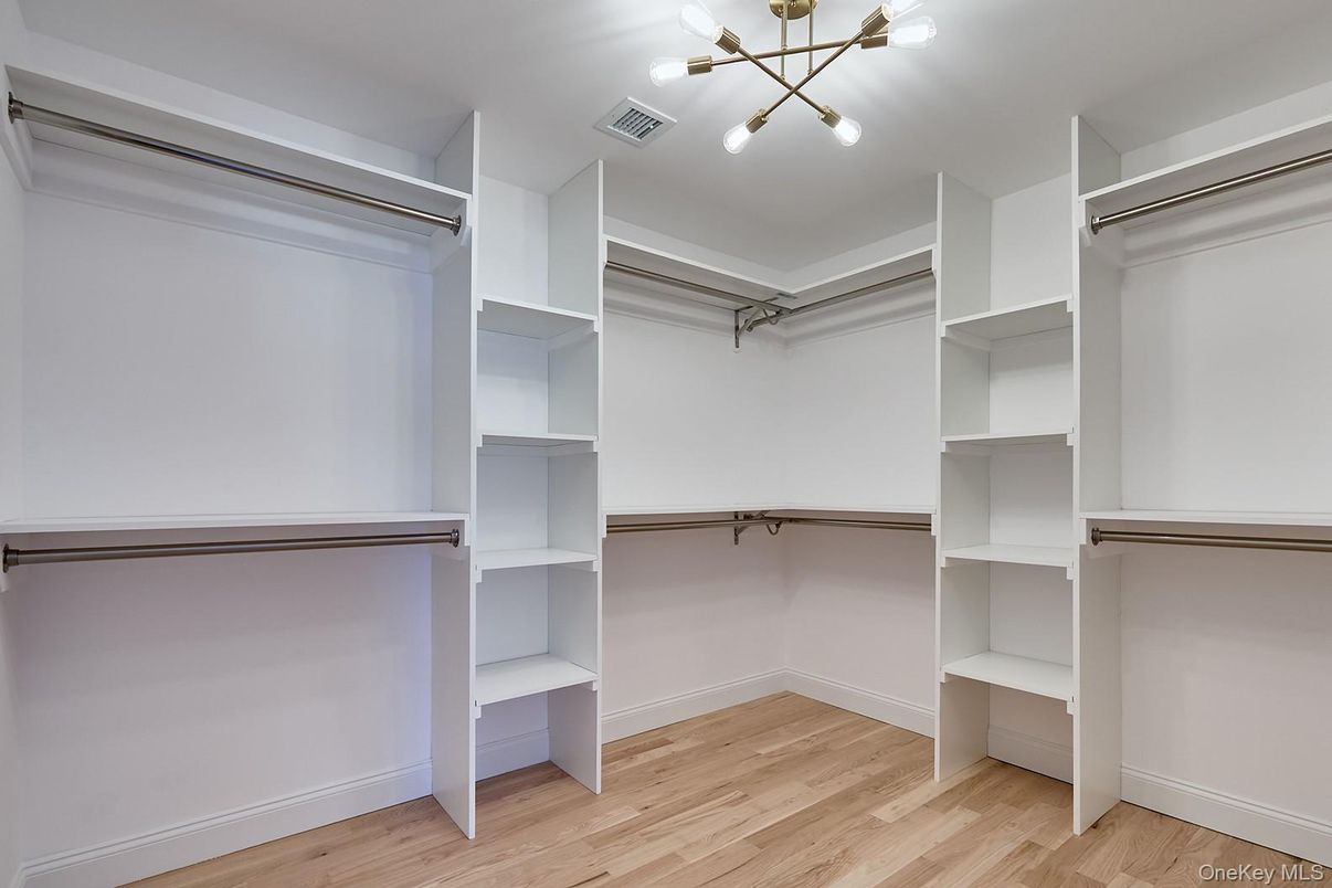 Interior, Pendant Lights, Walk-in Closets, Wood Texture Flooring