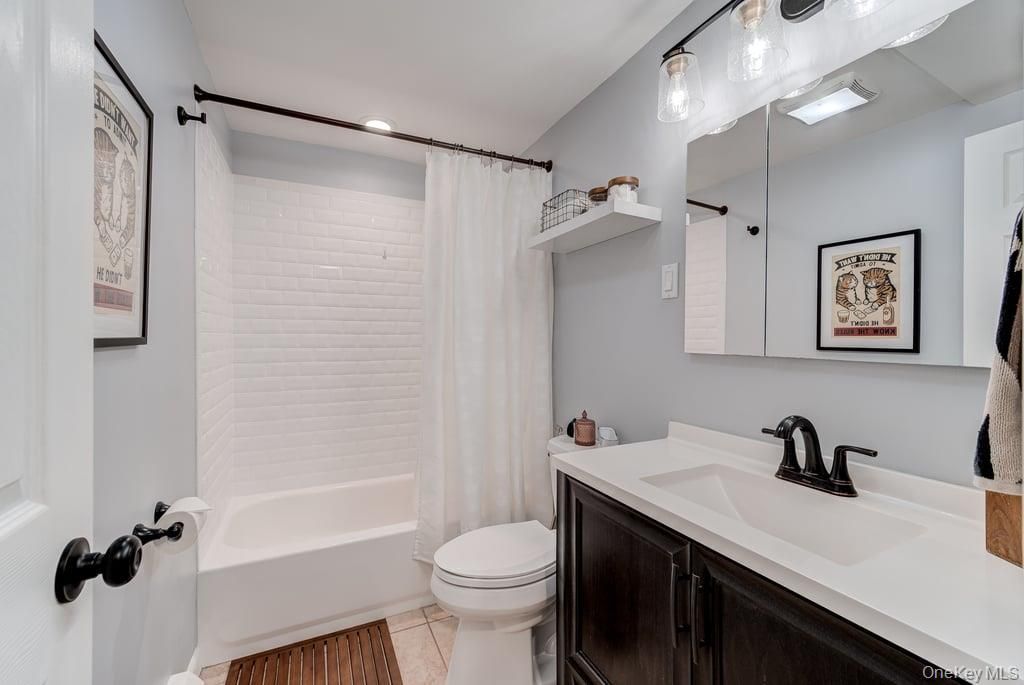 Bathroom, Interior, Recessed Lighting, Wood Texture Flooring