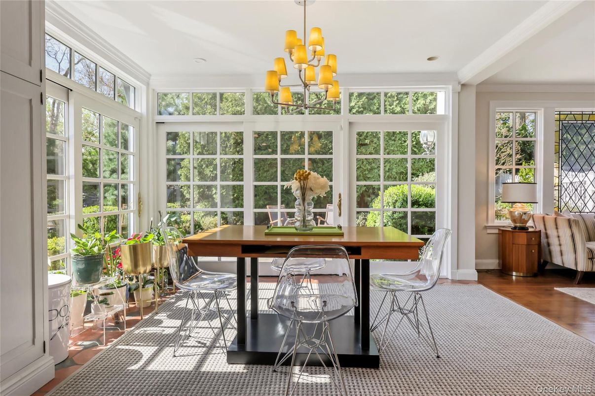 Chandelier, Dining room, Interior, Recessed Lighting, Sun Room, Wood Texture Flooring