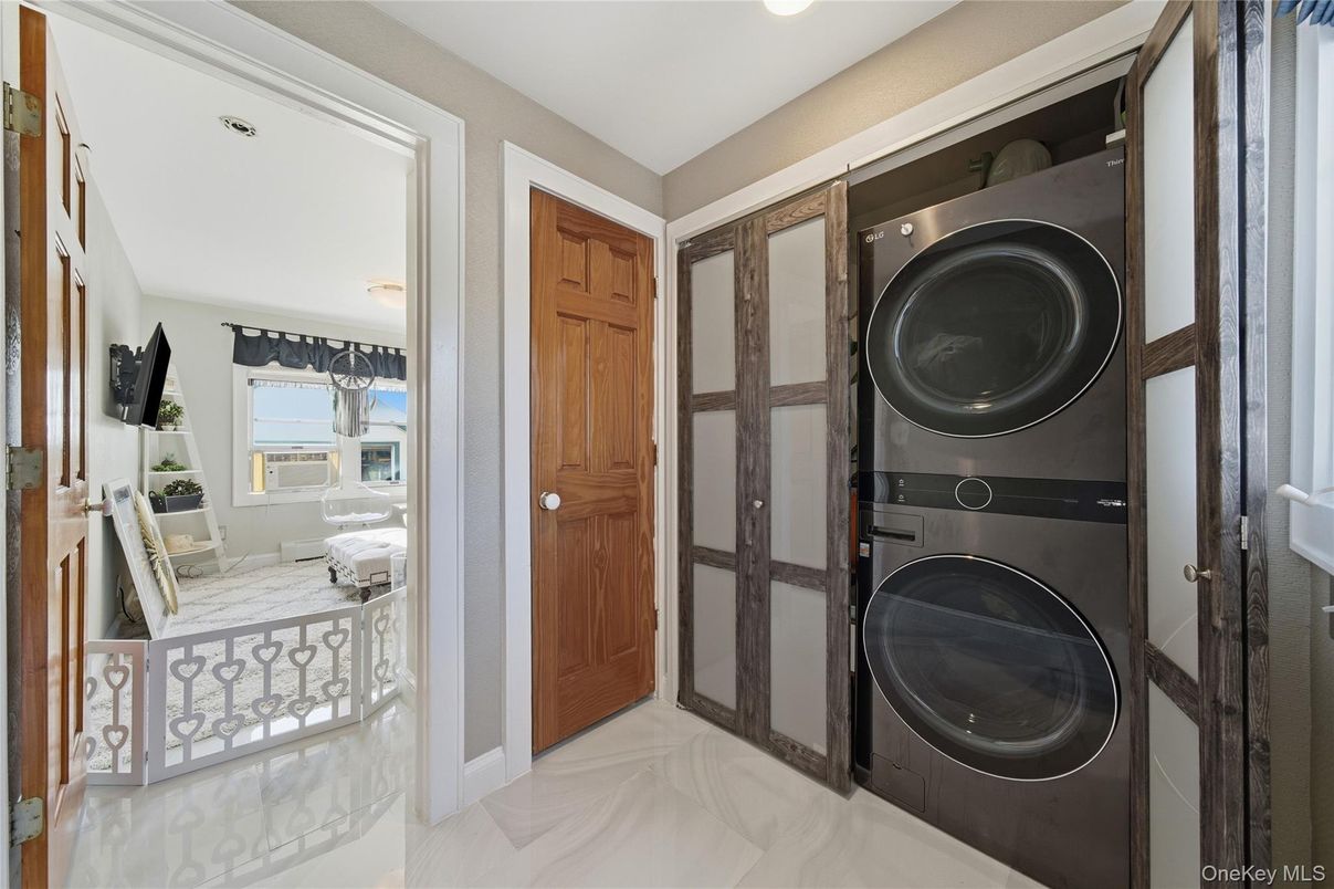 Interior, Recessed Lighting, Utility Closets, Washer