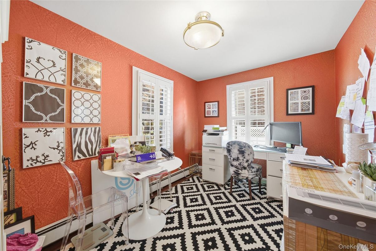 Home Office, Interior