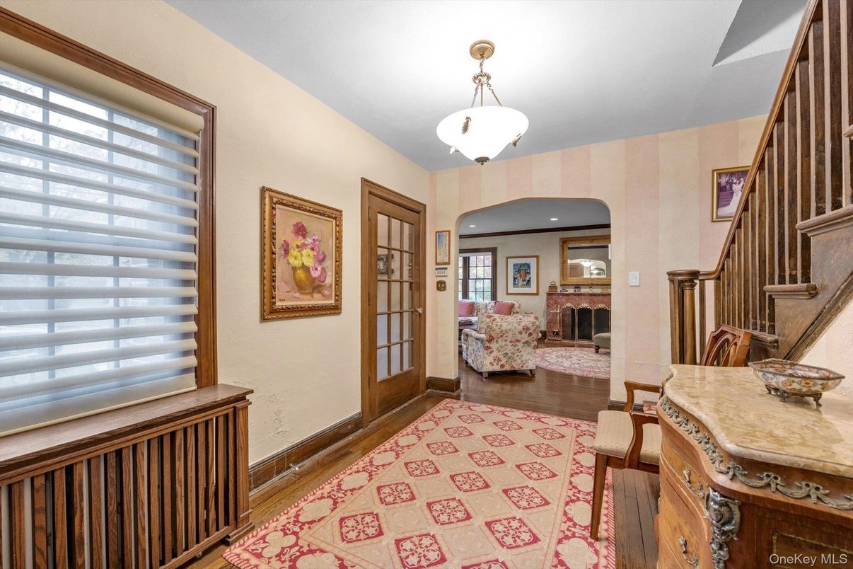 Dining room, Fireplace, Interior, Pendant Lights, Wood Texture Flooring