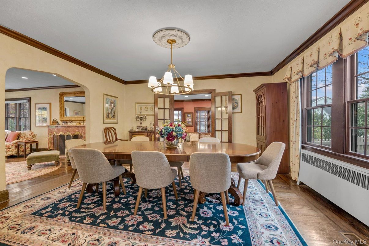 Chandelier, Dining room, Fireplace, Interior, Recessed Lighting, Wood Texture Flooring