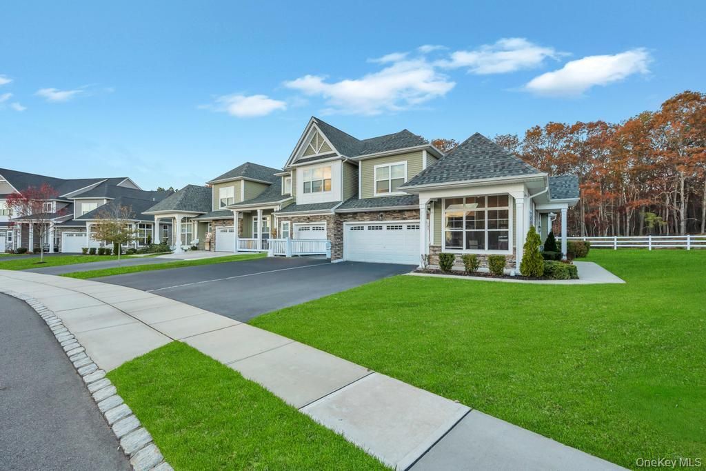 Attached, Exterior, Facade, French Provincial