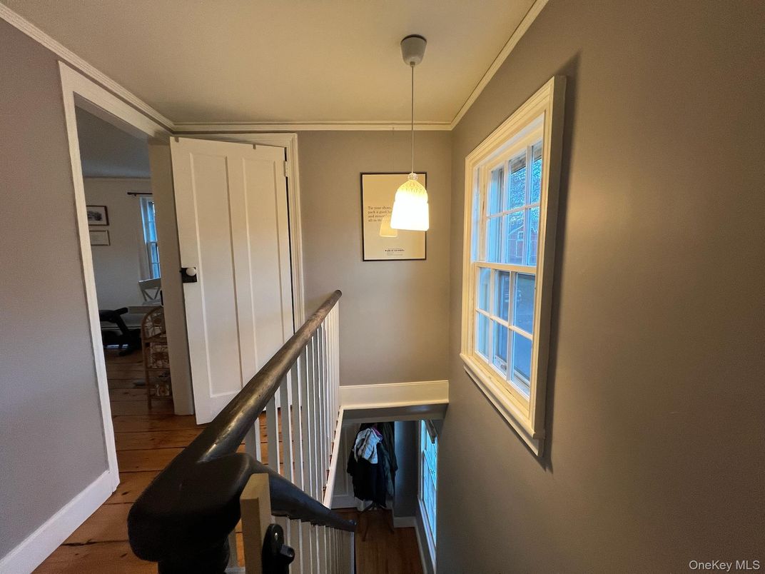 Interior, Pendant Lights, Wood Texture Flooring