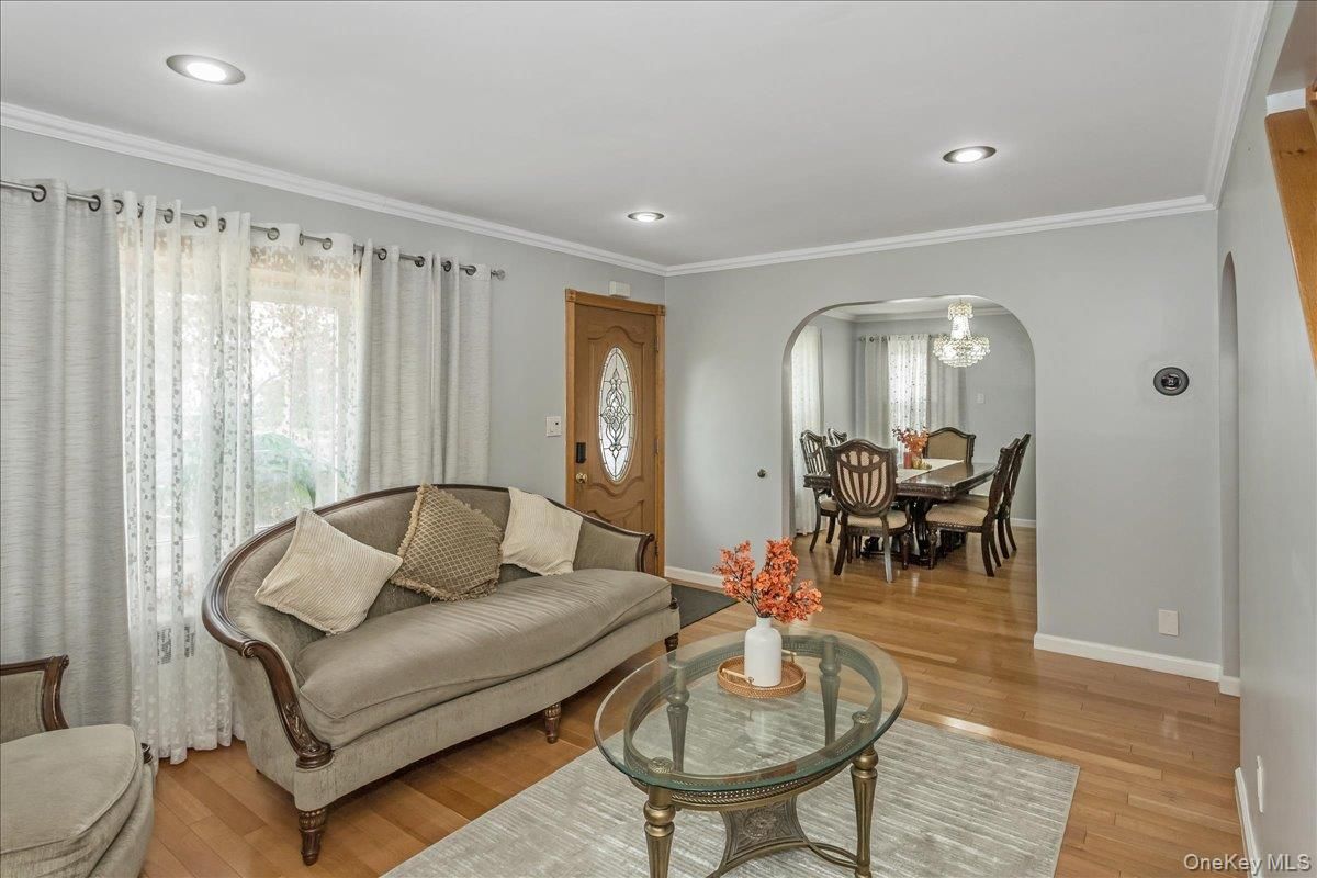 Chandelier, Dining room, Interior, Living room, Recessed Lighting, Wood Texture Flooring