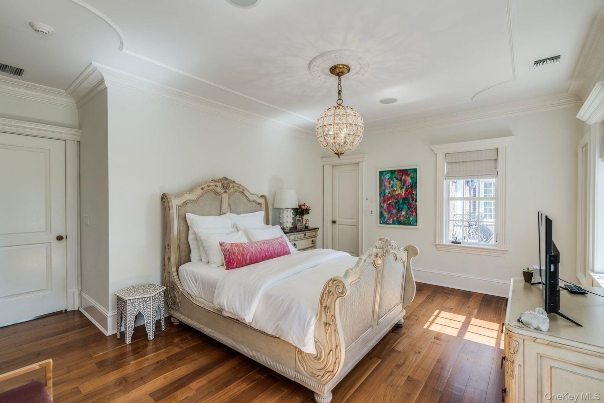 Bedroom, Interior, Pendant Lights, Wood Texture Flooring
