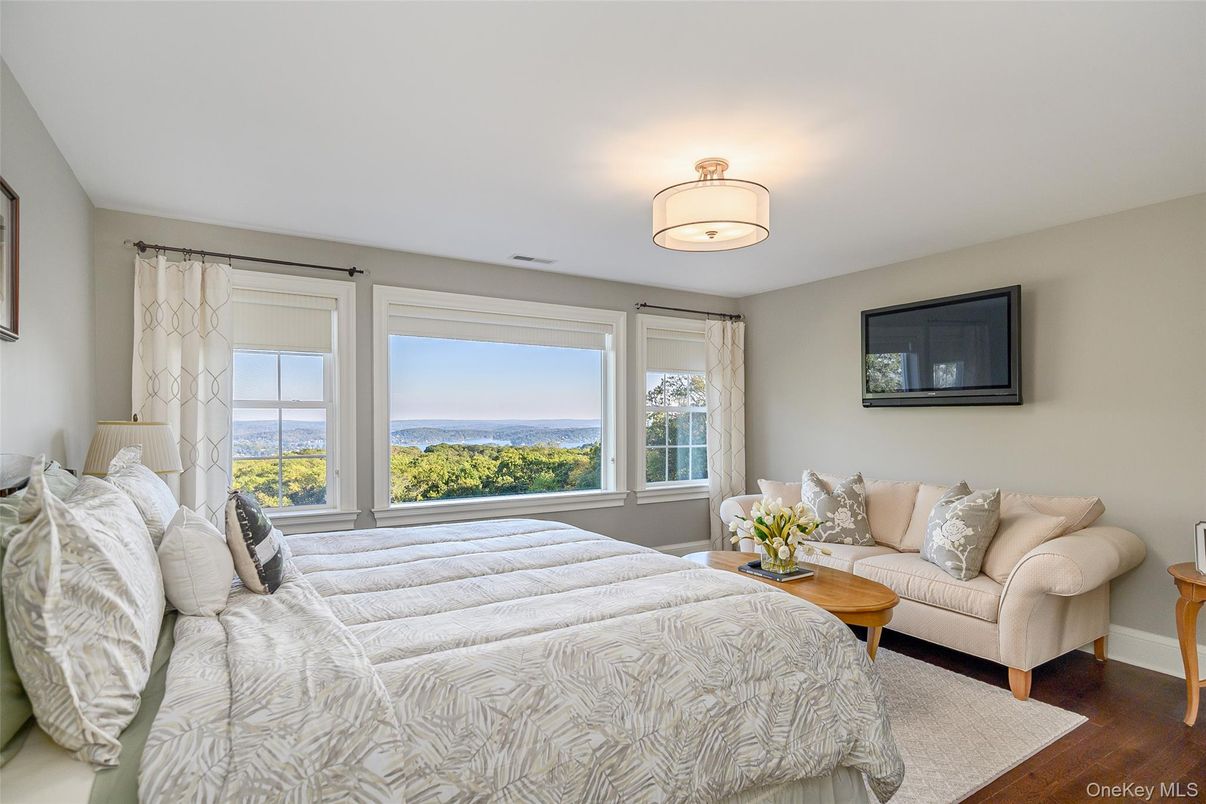 Bedroom, Interior, Water, Wood Texture Flooring