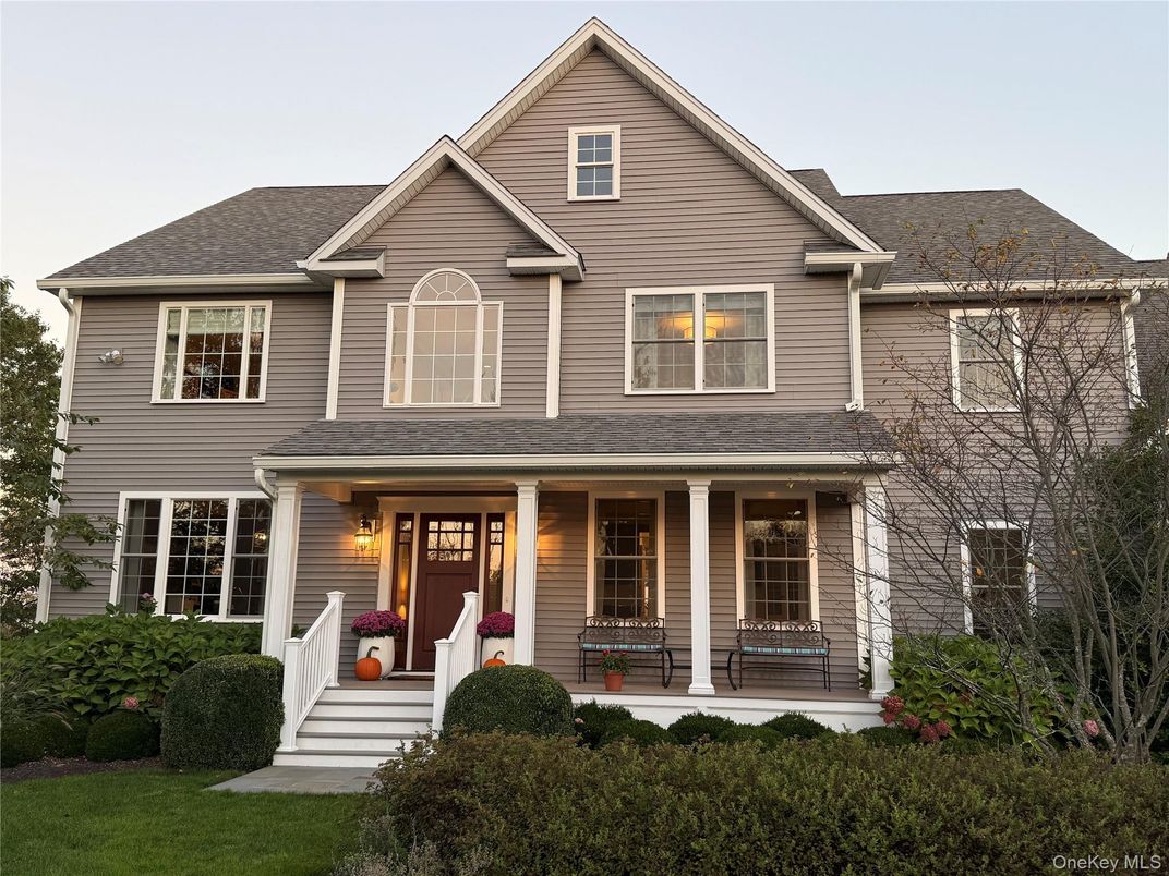 Exterior, Facade, Farmhouse