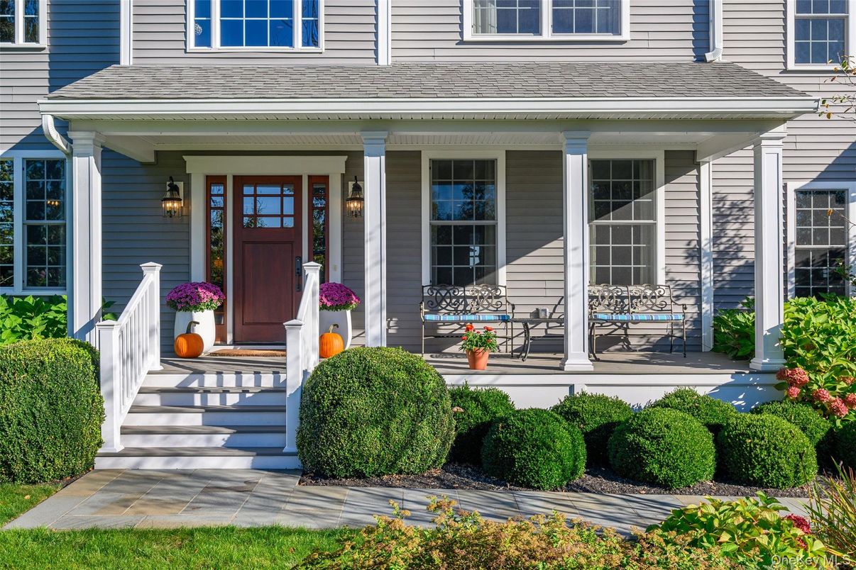 Exterior, Facade, American Foursquare