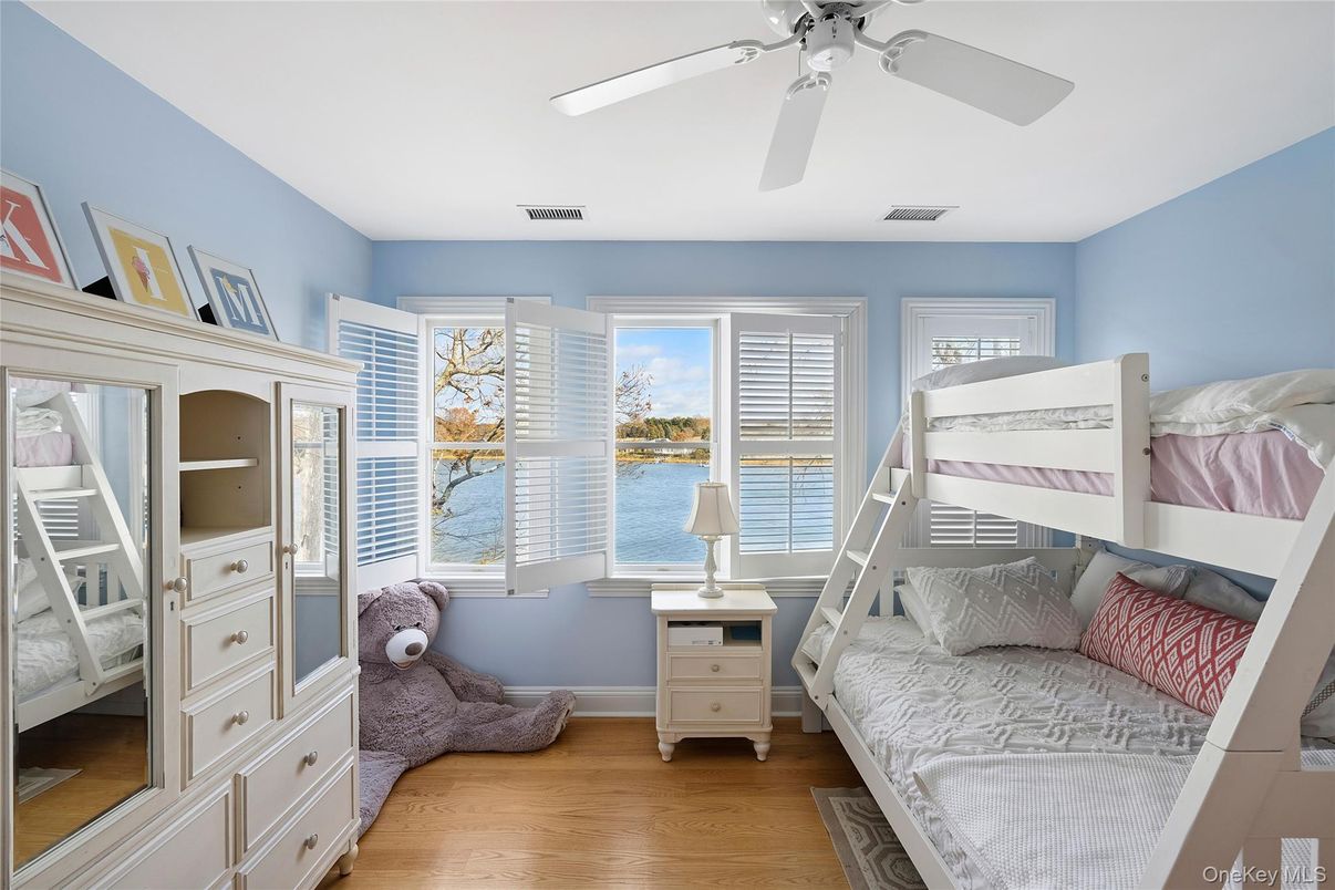 Bedroom, Interior, Water, Wood Texture Flooring
