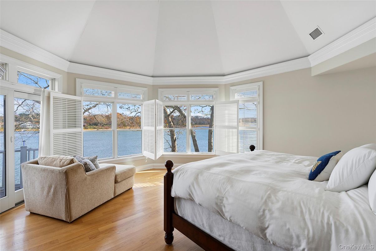 Bedroom, Interior, Water, Wood Texture Flooring