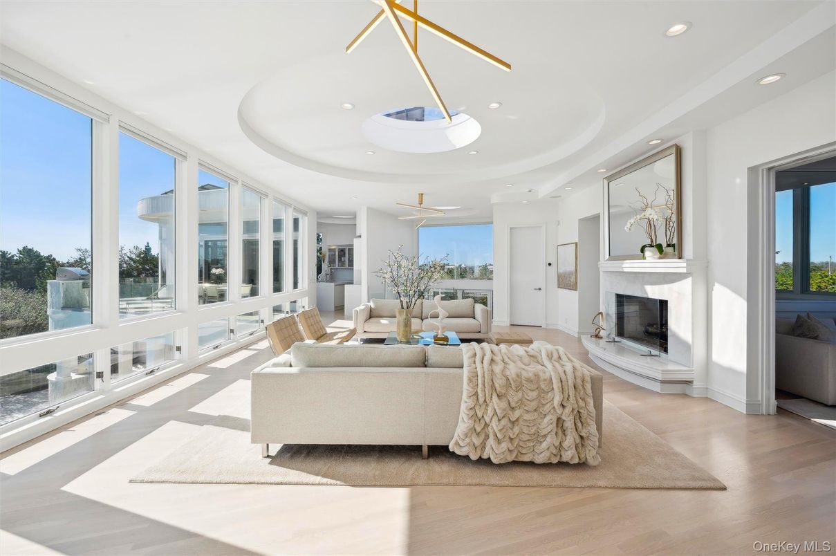 Fireplace, Interior, Living room, Pendant Lights, Recessed Lighting, Wood Texture Flooring