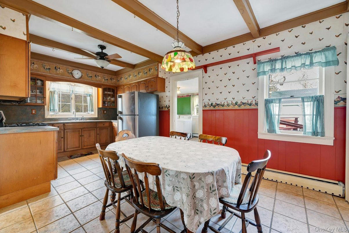 Dining room, Interior, Kitchen, Pendant Lights, Wooden Beams