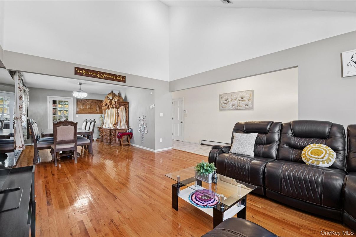 Chandelier, Dining room, Interior, Living room, Wood Texture Flooring