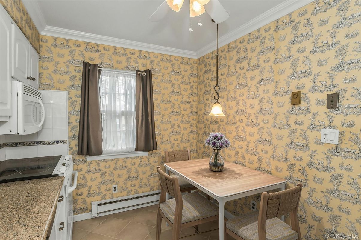 Dining room, Interior, Pendant Lights