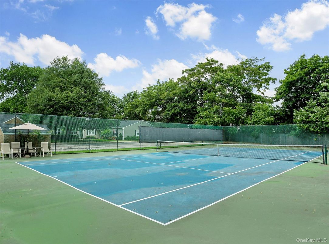 Exterior, Tennis Courts