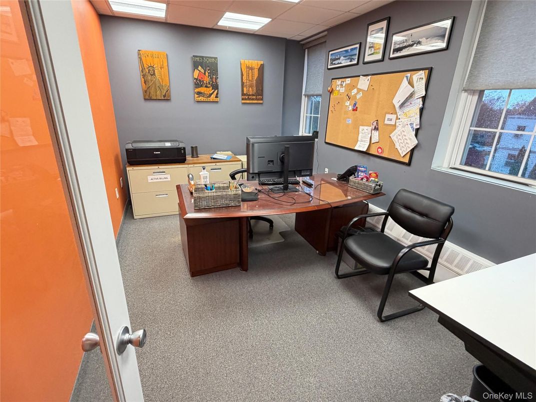 Home Office, Interior