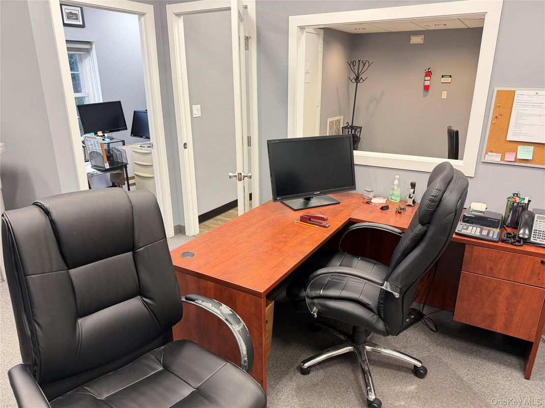 Home Office, Interior