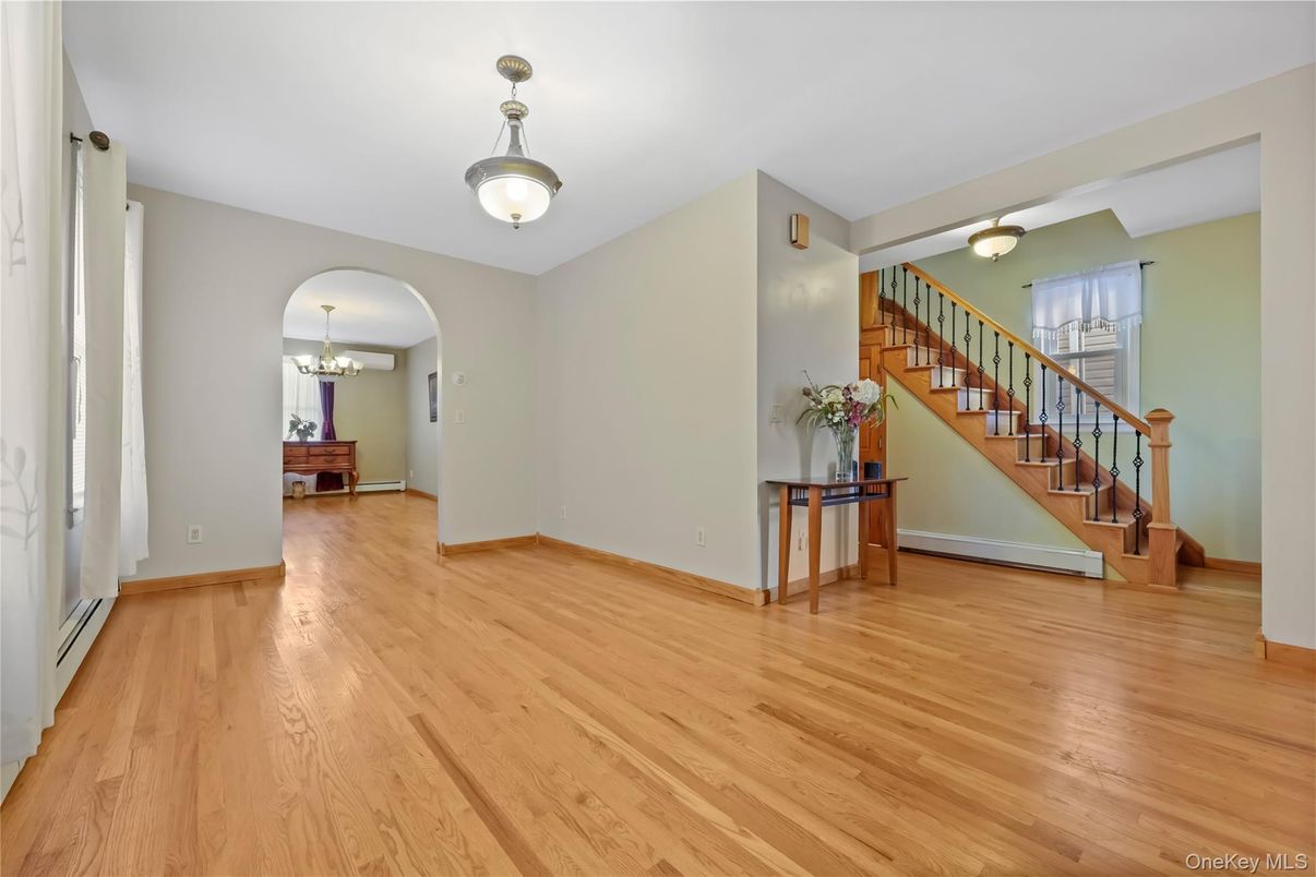 Chandelier, Empty room, Interior, Wood Texture Flooring