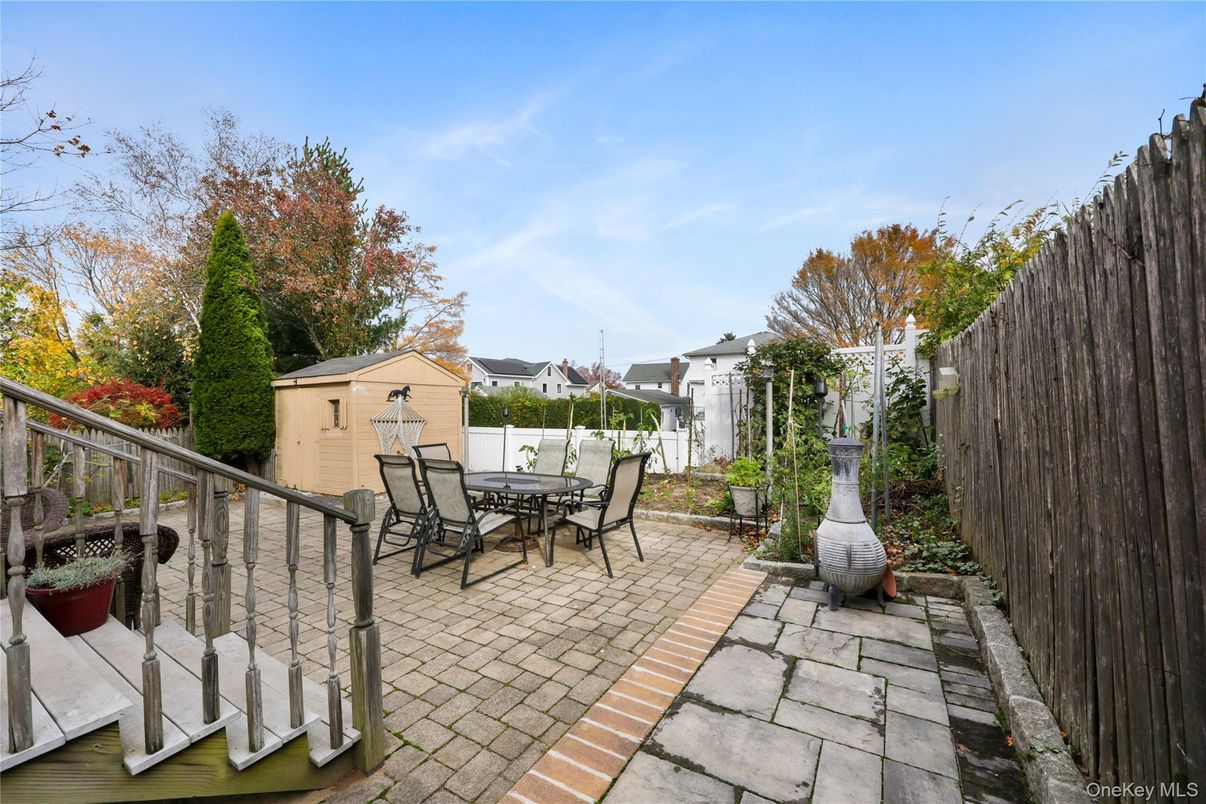 Detached Garage, Exterior