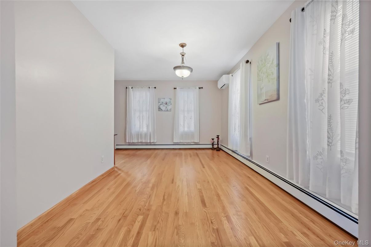 Empty room, Interior, Pendant Lights, Wood Texture Flooring